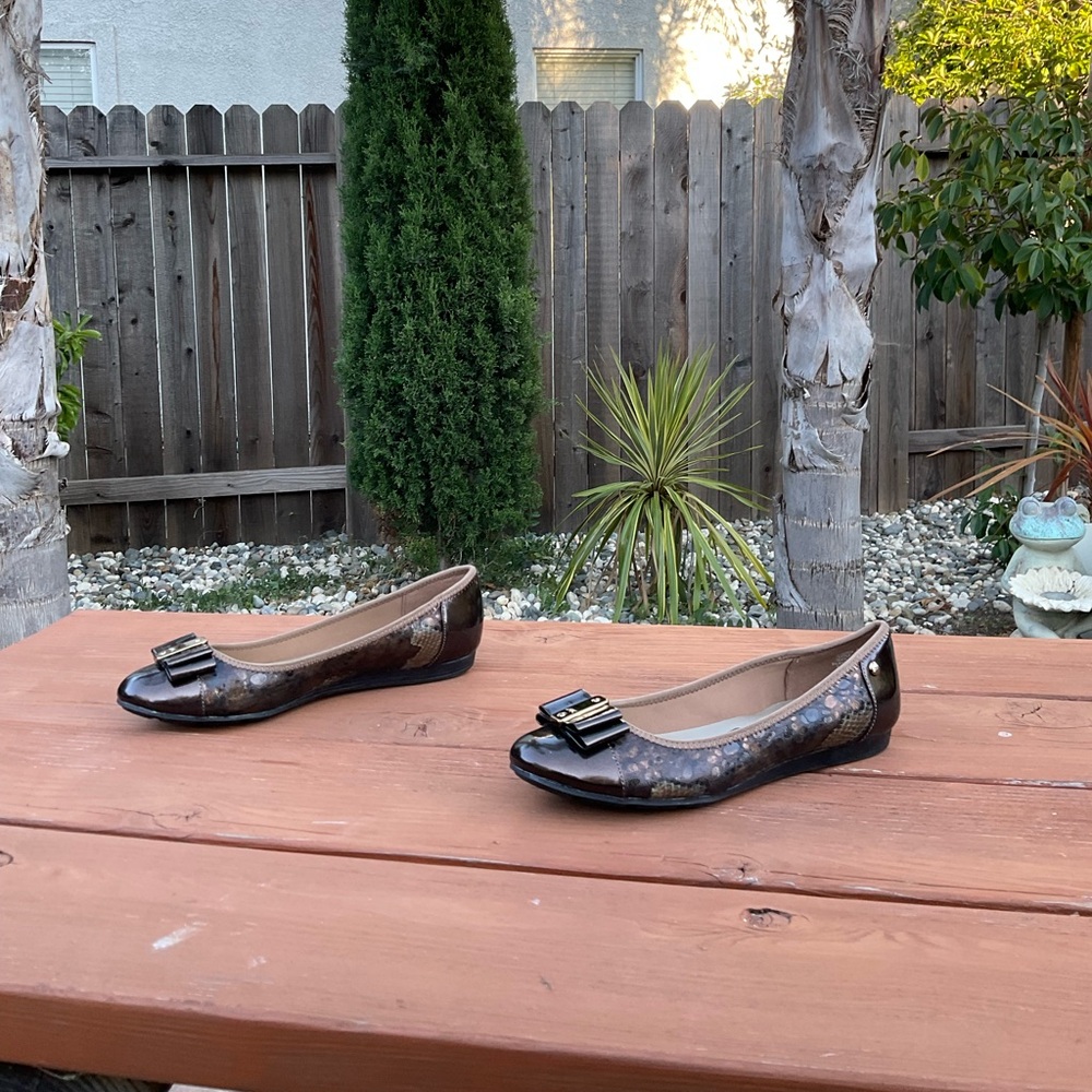 Anne Klein Sport Akaricia Brown Flats with Bow Detail